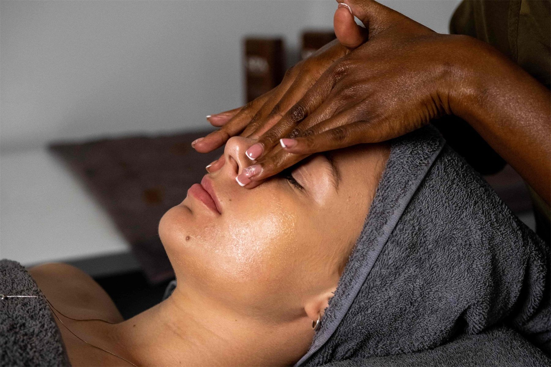 Facial massage with Spa Therapy